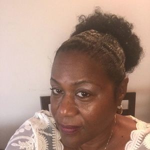 Meet your Posher, Deborah